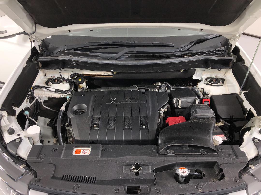 Photo '13' of Mitsubishi Outlander Photo '13' of Mitsubishi Outlander