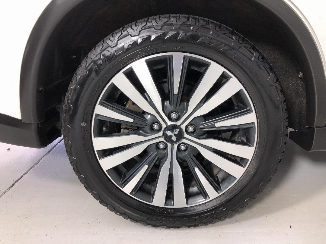 Photo '12' of Mitsubishi Outlander Photo '12' of Mitsubishi Outlander