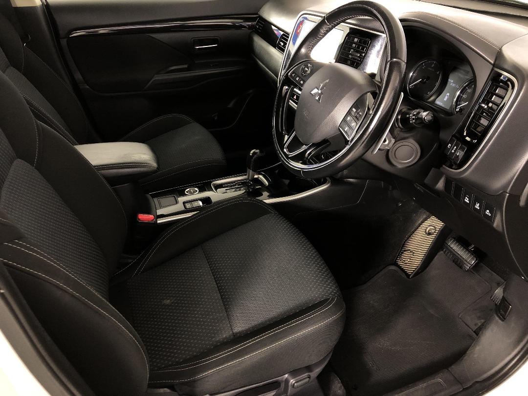 Photo '16' of Mitsubishi Outlander Photo '16' of Mitsubishi Outlander