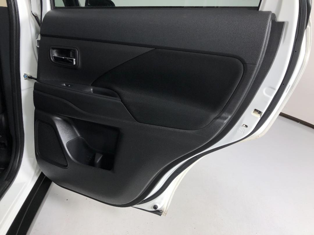 Photo '19' of Mitsubishi Outlander Photo '19' of Mitsubishi Outlander