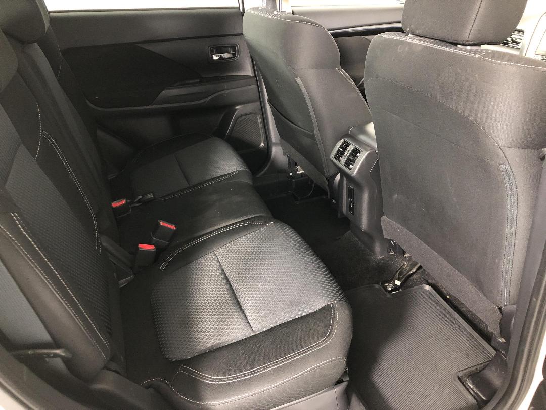 Photo '20' of Mitsubishi Outlander Photo '20' of Mitsubishi Outlander