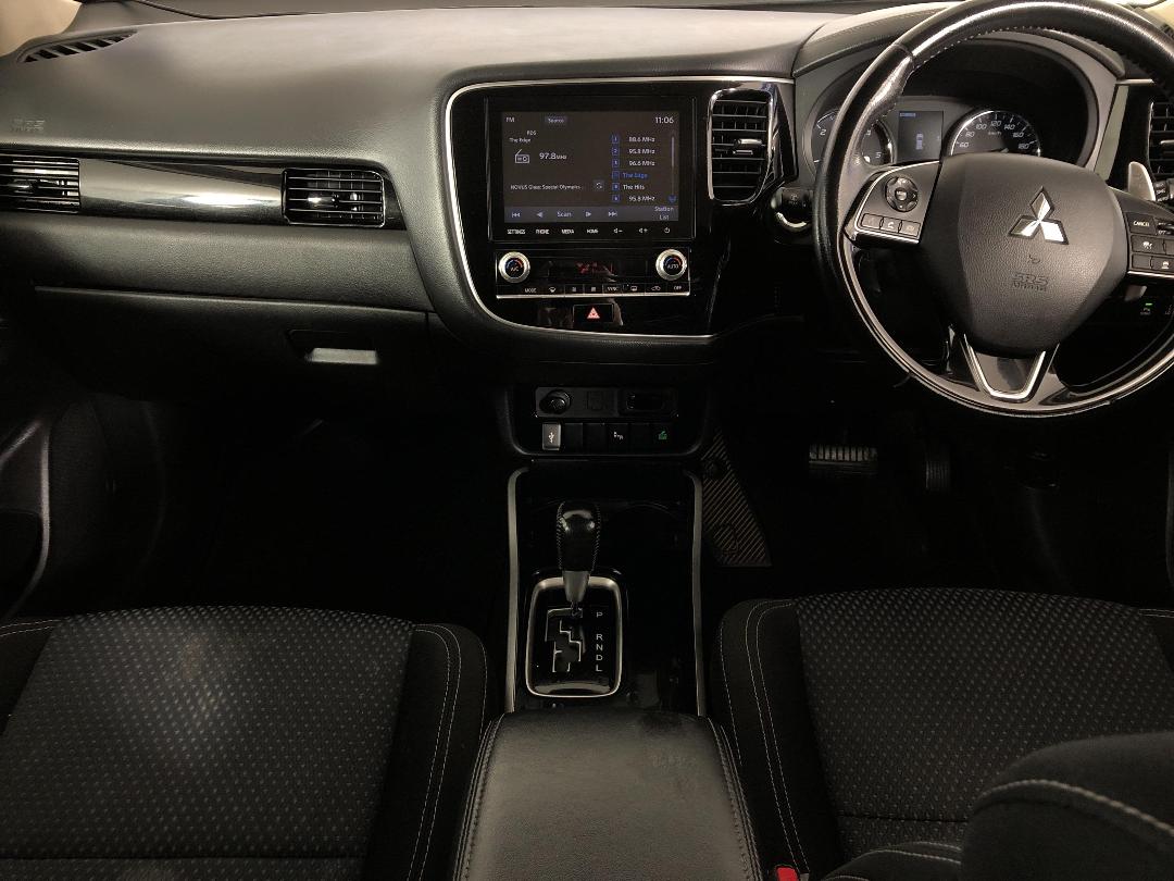 Photo '17' of Mitsubishi Outlander Photo '17' of Mitsubishi Outlander