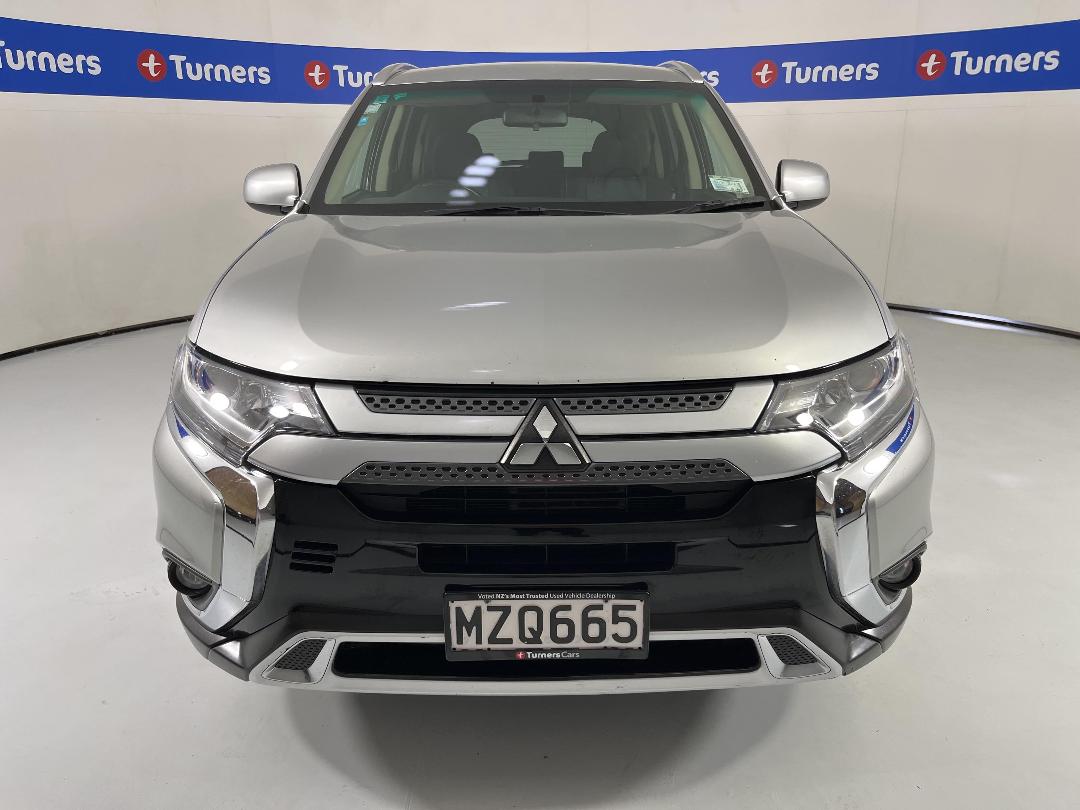 Photo '2' of Mitsubishi Outlander