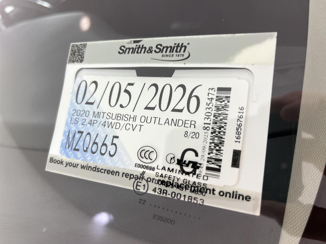 Photo '24' of Mitsubishi Outlander