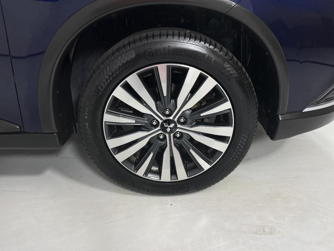 Photo '9' of Mitsubishi Outlander