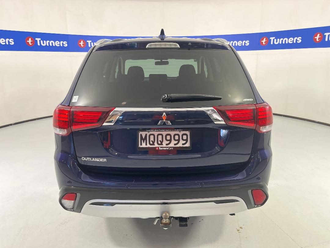 Photo '6' of Mitsubishi Outlander