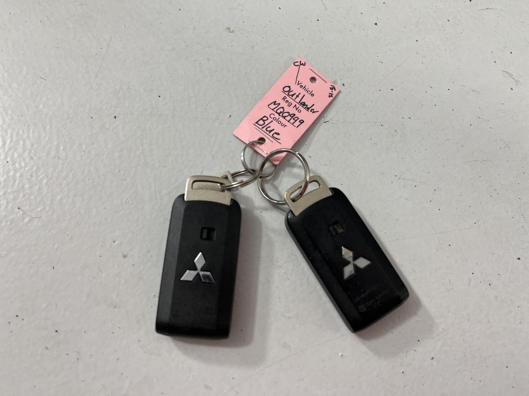 Photo '22' of Mitsubishi Outlander