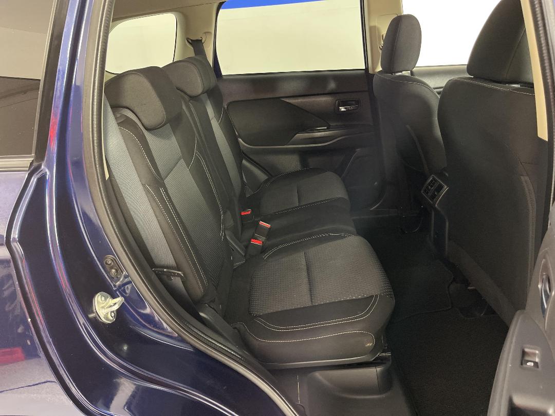 Photo '20' of Mitsubishi Outlander