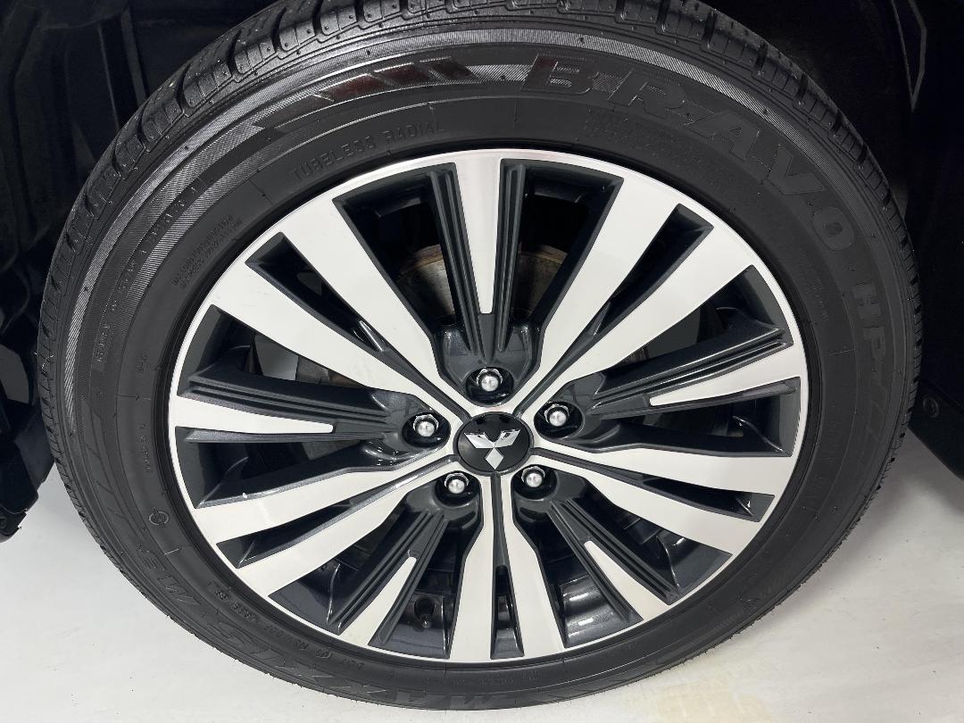 Photo '10' of Mitsubishi Outlander Photo '10' of Mitsubishi Outlander