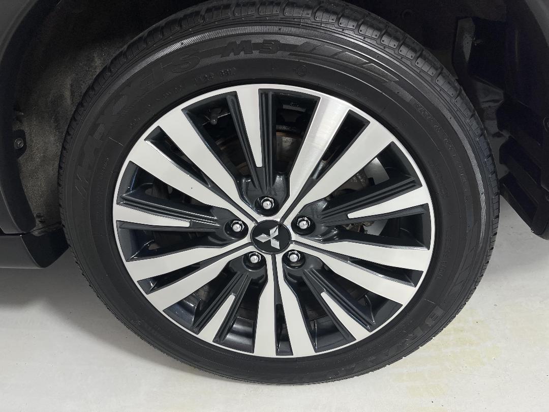 Photo '11' of Mitsubishi Outlander Photo '11' of Mitsubishi Outlander