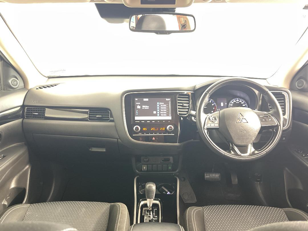 Photo '17' of Mitsubishi Outlander Photo '17' of Mitsubishi Outlander