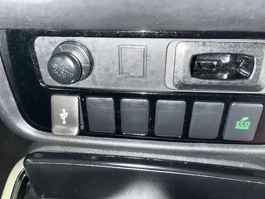 Photo '30' of Mitsubishi Outlander Photo '30' of Mitsubishi Outlander