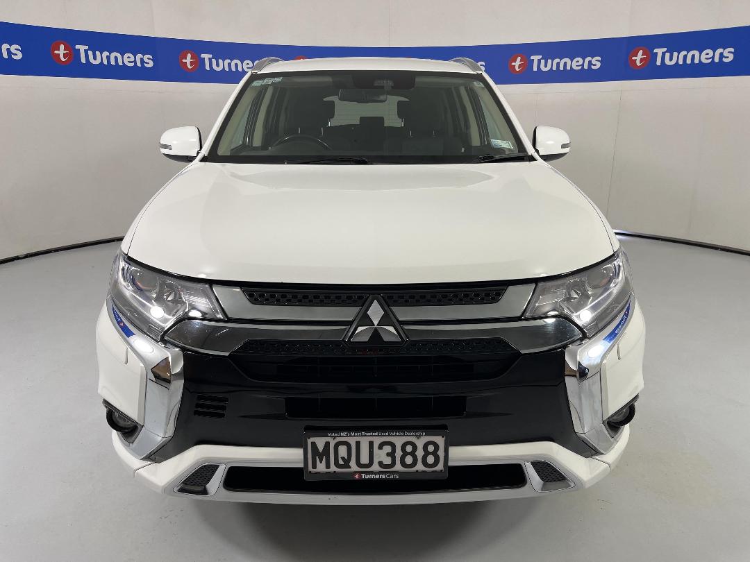 Photo '2' of Mitsubishi Outlander
