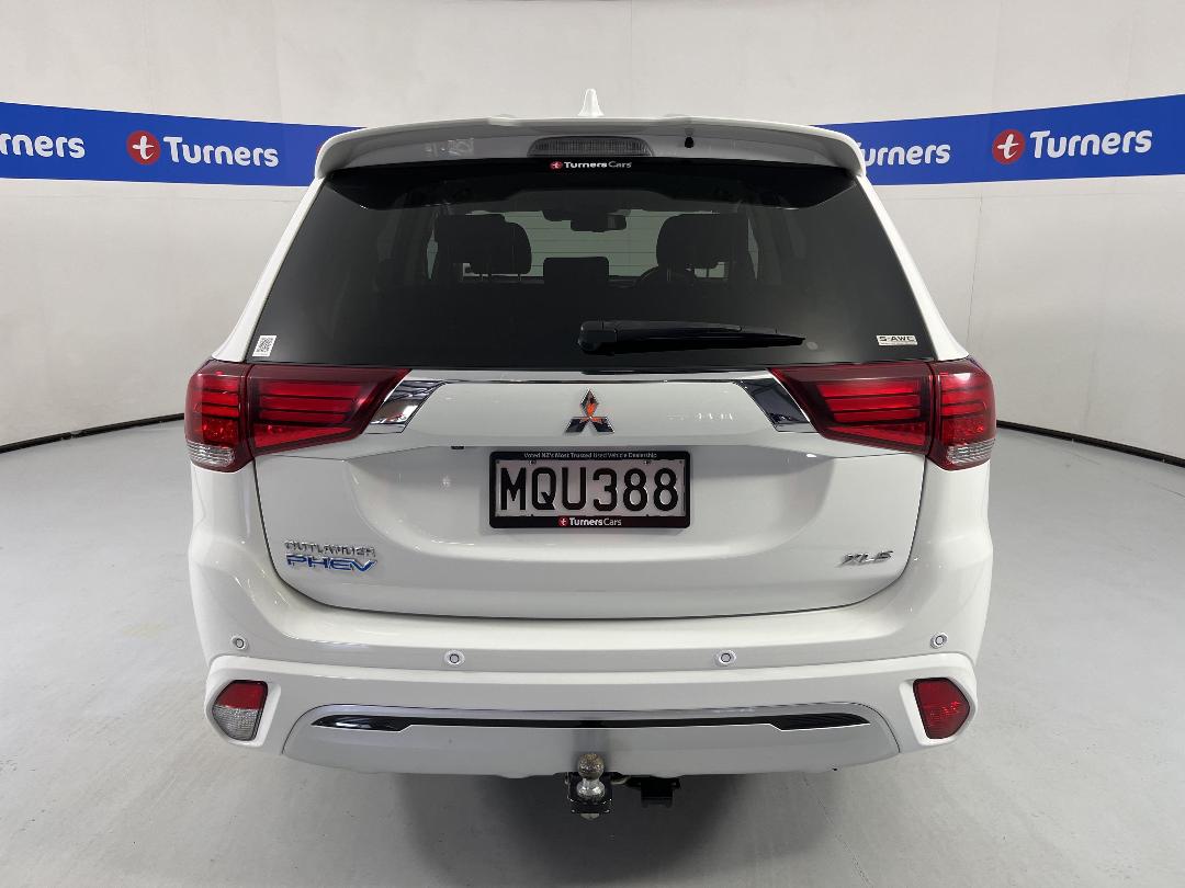 Photo '6' of Mitsubishi Outlander