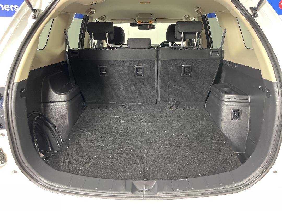 Photo '14' of Mitsubishi Outlander