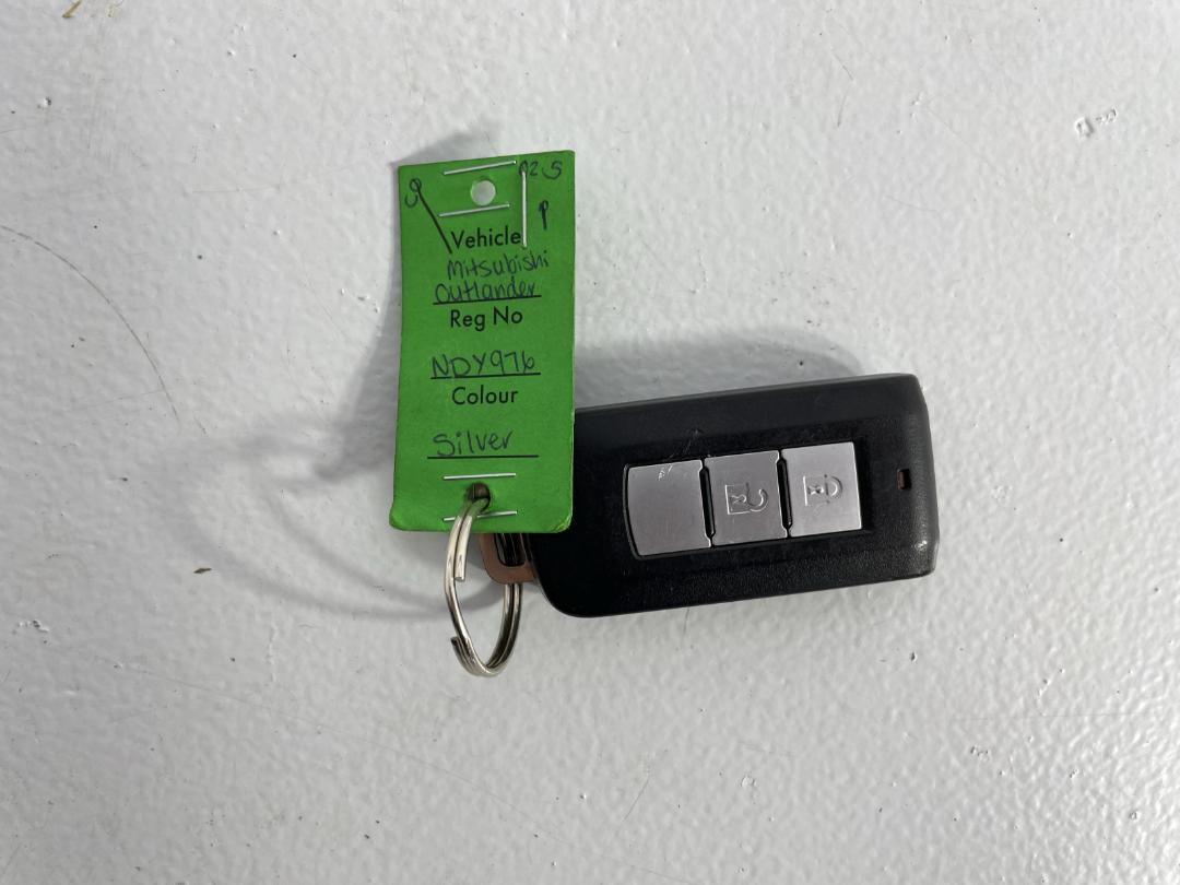 Photo '22' of Mitsubishi Outlander