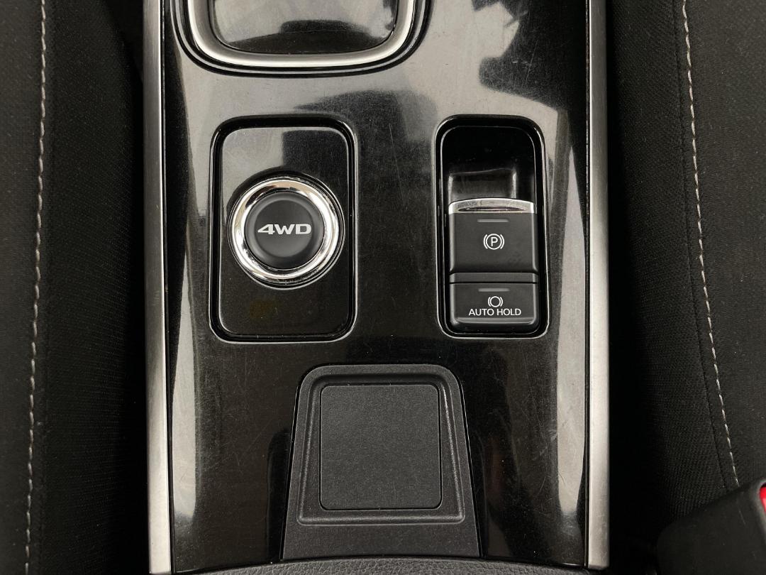 Photo '23' of Mitsubishi Outlander