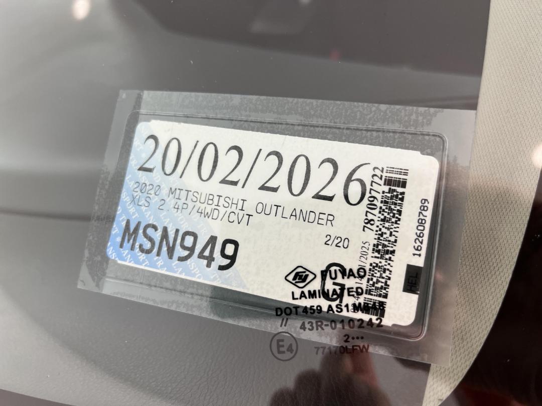 Photo '24' of Mitsubishi Outlander