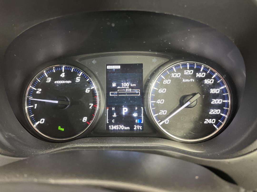 Photo '21' of Mitsubishi Outlander