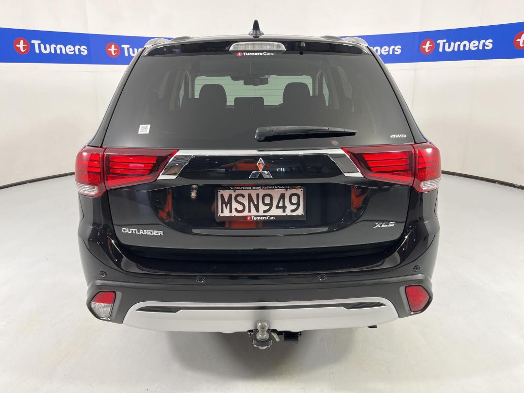 Photo '6' of Mitsubishi Outlander