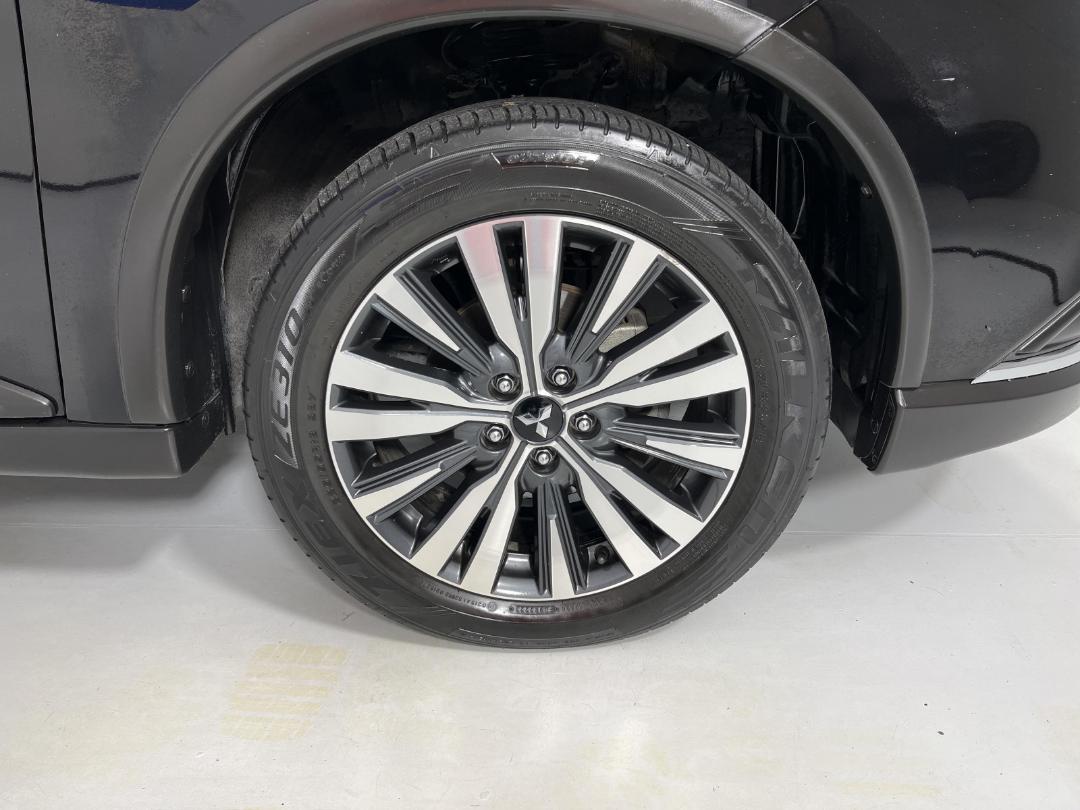 Photo '9' of Mitsubishi Outlander