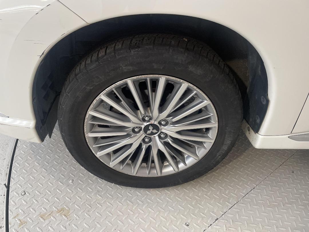 Photo '10' of Mitsubishi Outlander Photo '10' of Mitsubishi Outlander