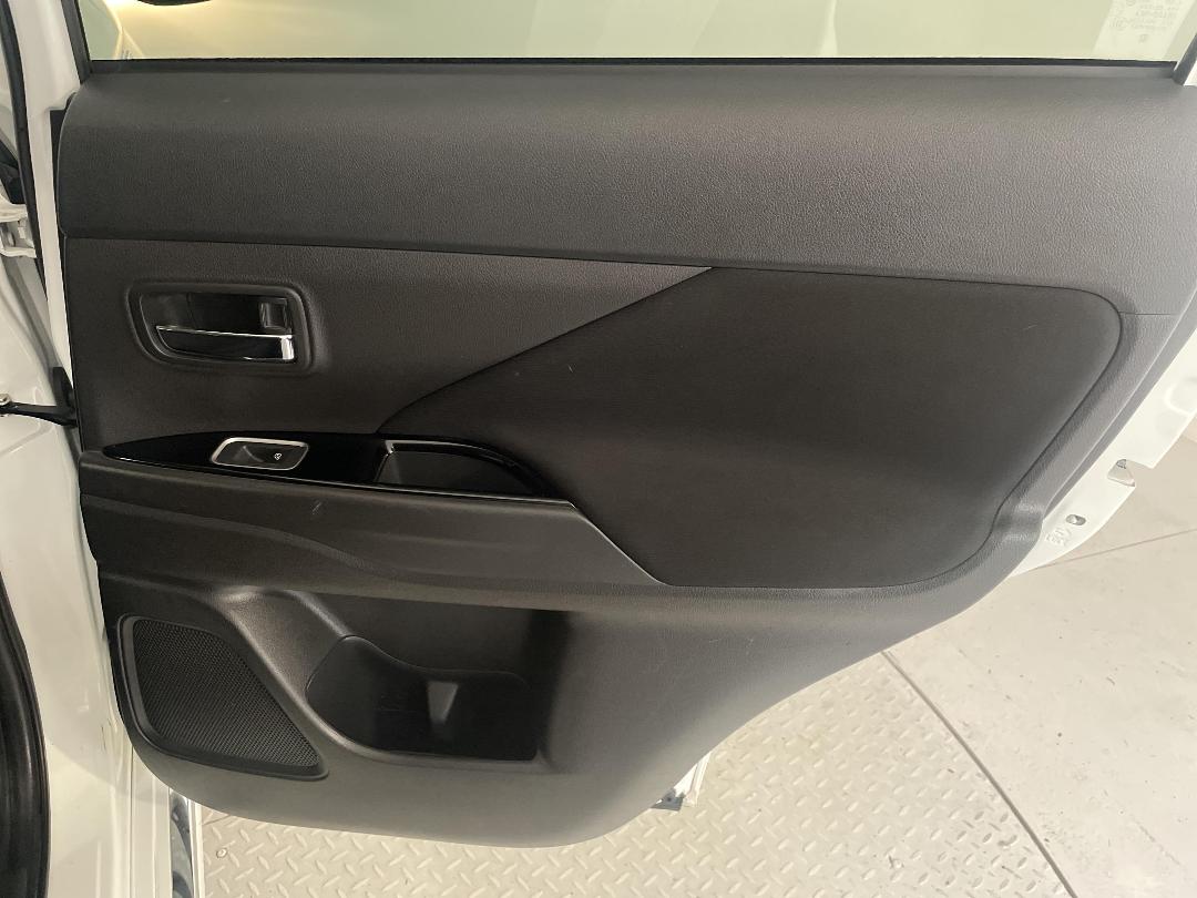 Photo '19' of Mitsubishi Outlander Photo '19' of Mitsubishi Outlander