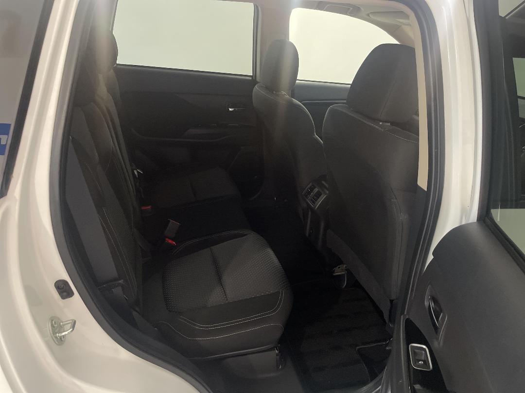 Photo '20' of Mitsubishi Outlander Photo '20' of Mitsubishi Outlander