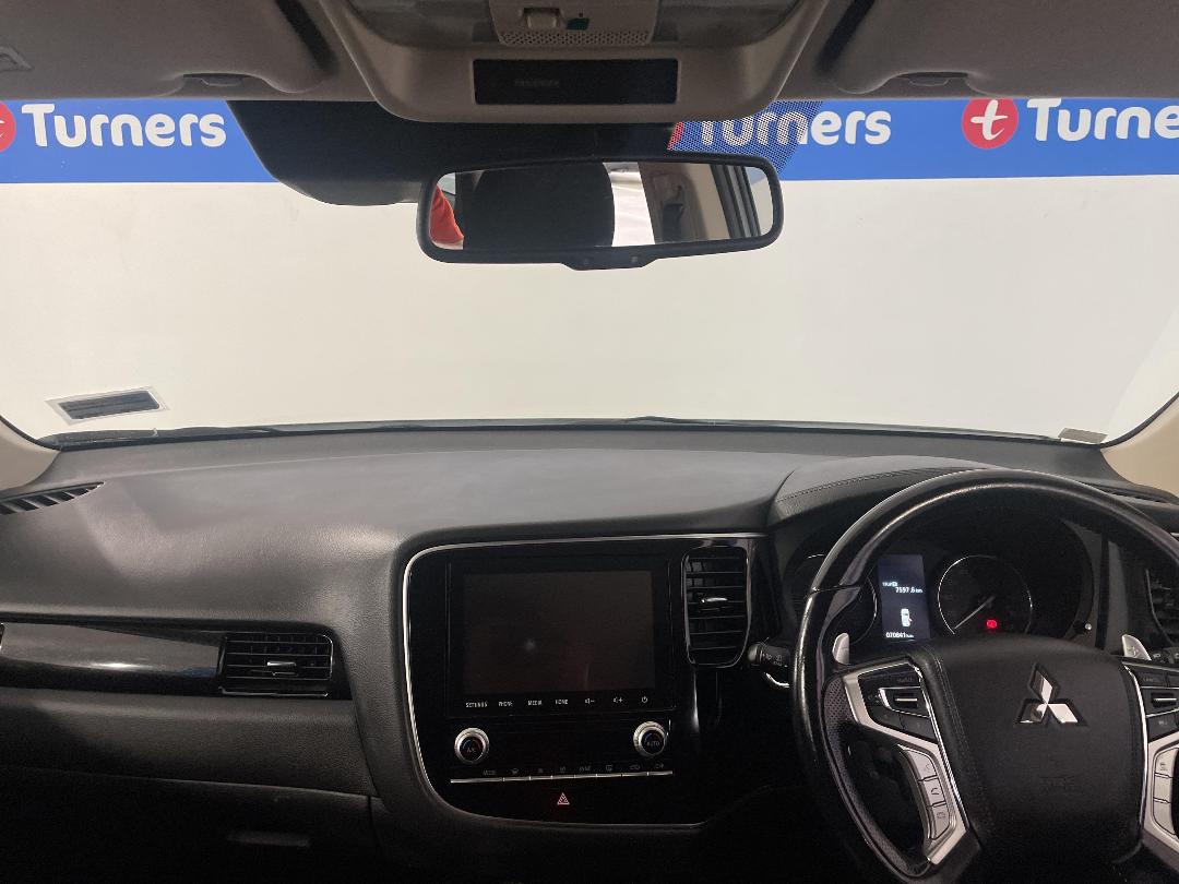 Photo '17' of Mitsubishi Outlander Photo '17' of Mitsubishi Outlander