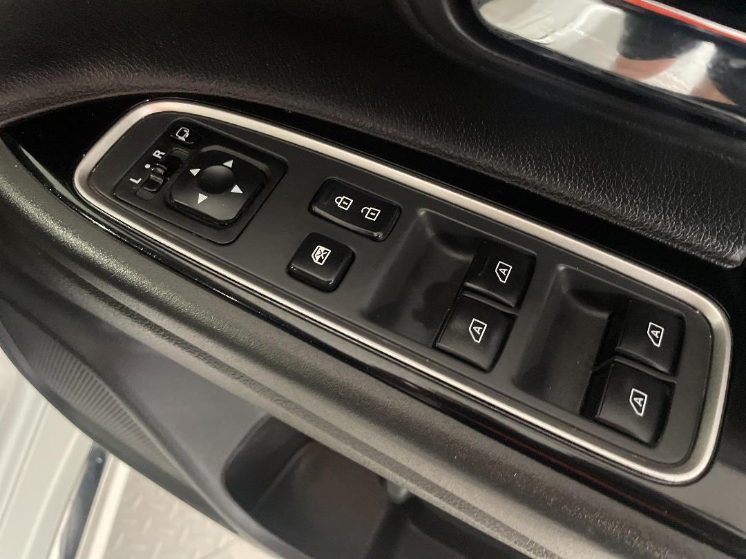 Photo '24' of Mitsubishi Outlander Photo '24' of Mitsubishi Outlander