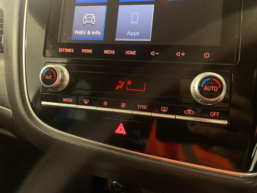 Photo '32' of Mitsubishi Outlander Photo '32' of Mitsubishi Outlander