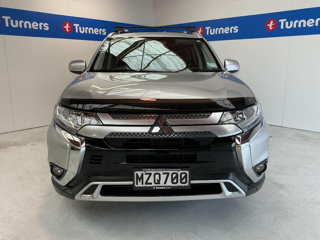 Photo '2' of Mitsubishi Outlander
