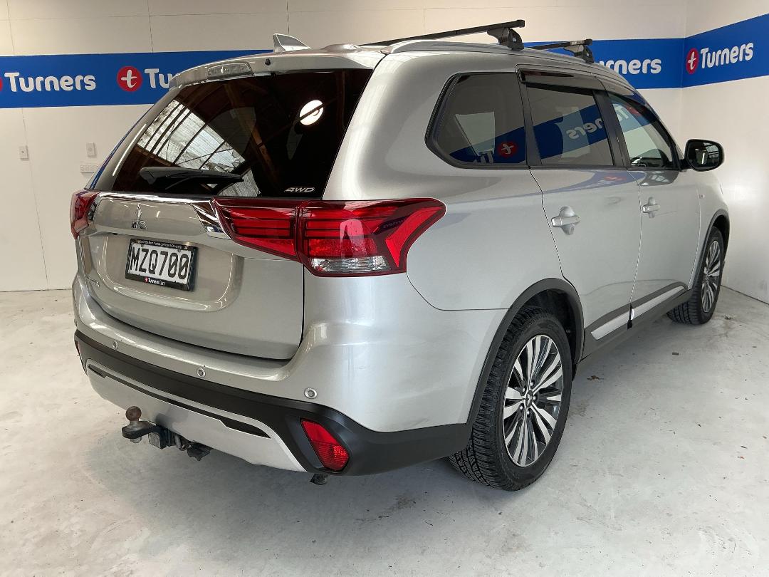 Photo '7' of Mitsubishi Outlander