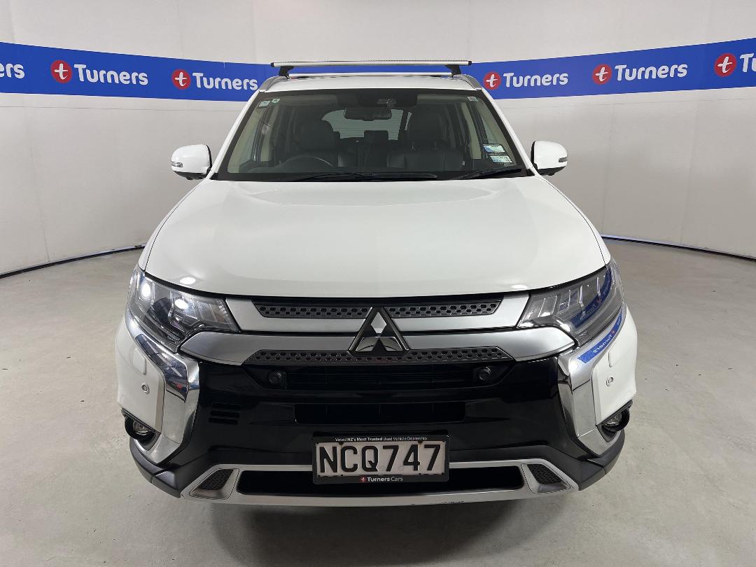 Photo '2' of Mitsubishi Outlander