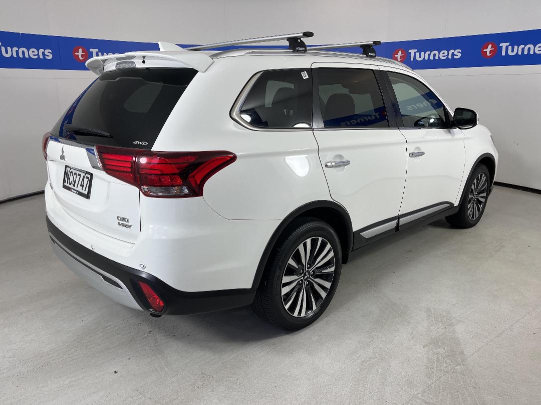 Photo '7' of Mitsubishi Outlander