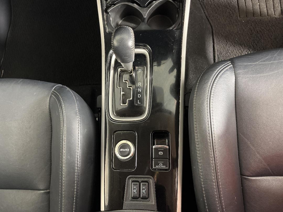 Photo '18' of Mitsubishi Outlander