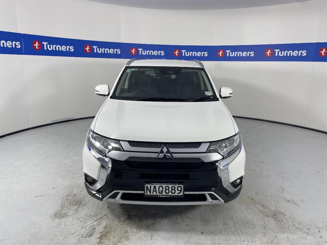 Photo '2' of Mitsubishi Outlander