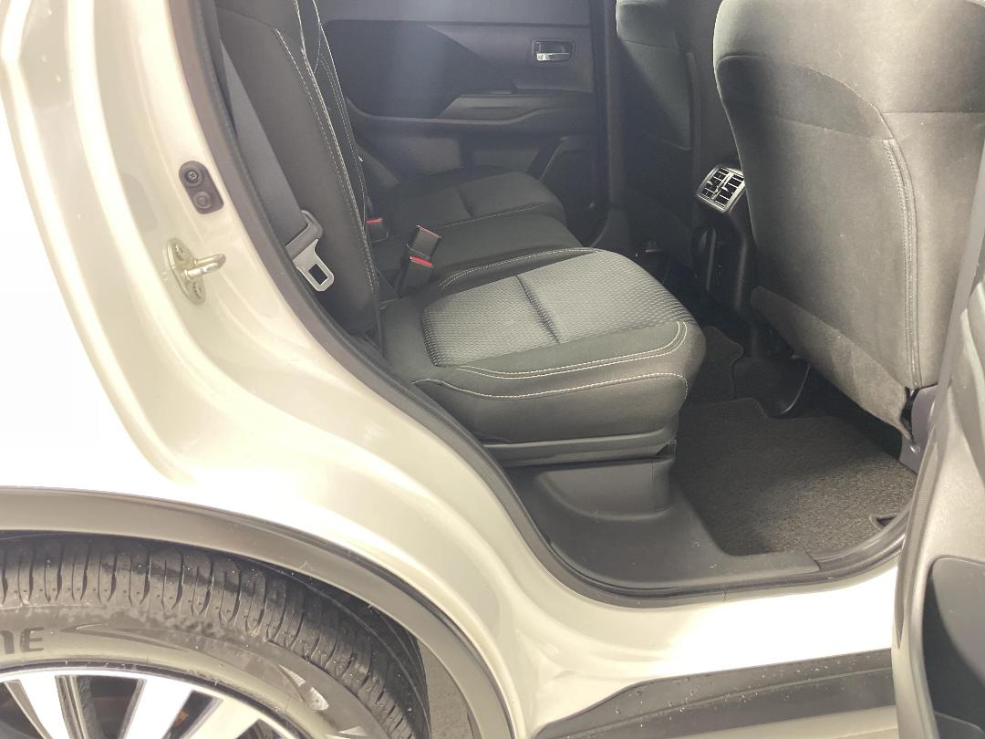 Photo '20' of Mitsubishi Outlander