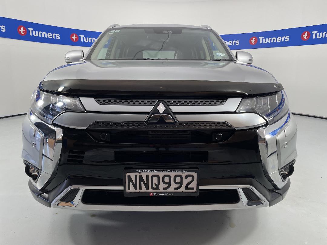Photo '2' of Mitsubishi Outlander