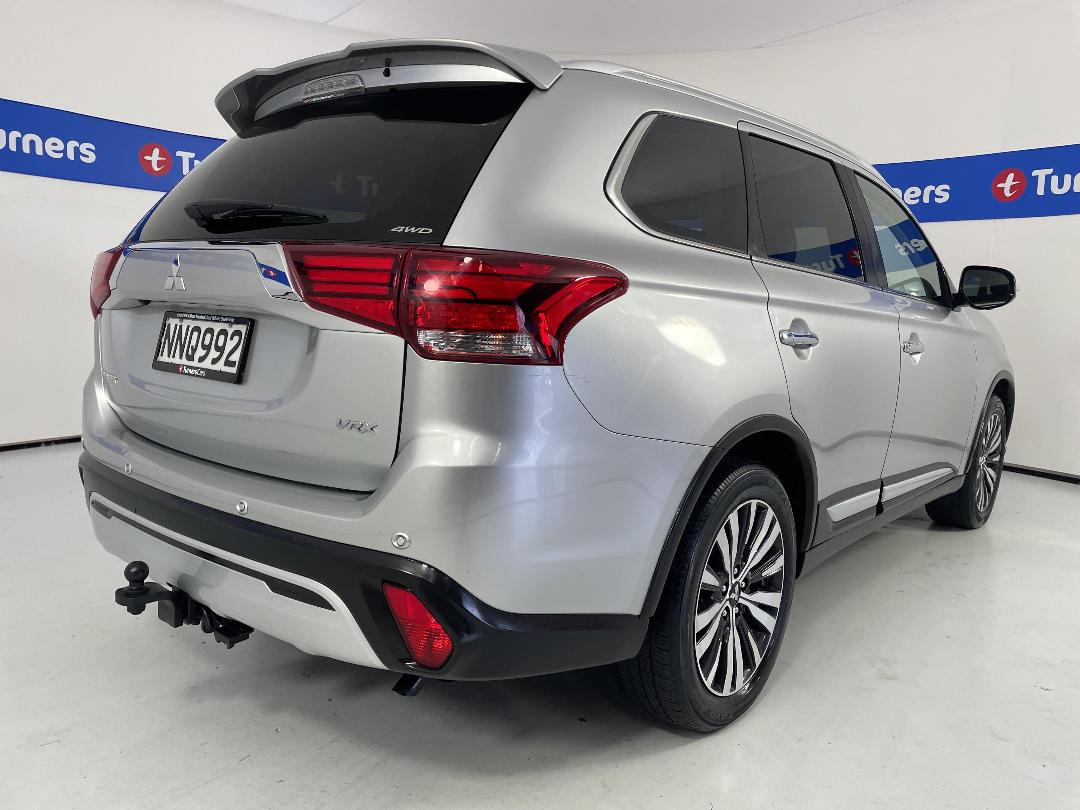 Photo '7' of Mitsubishi Outlander