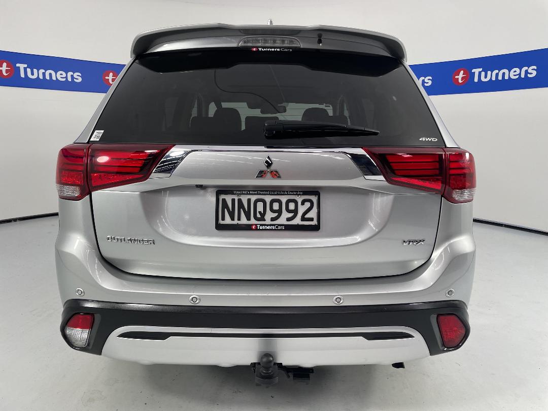 Photo '6' of Mitsubishi Outlander