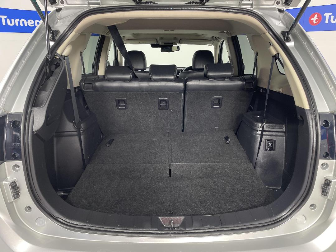 Photo '14' of Mitsubishi Outlander