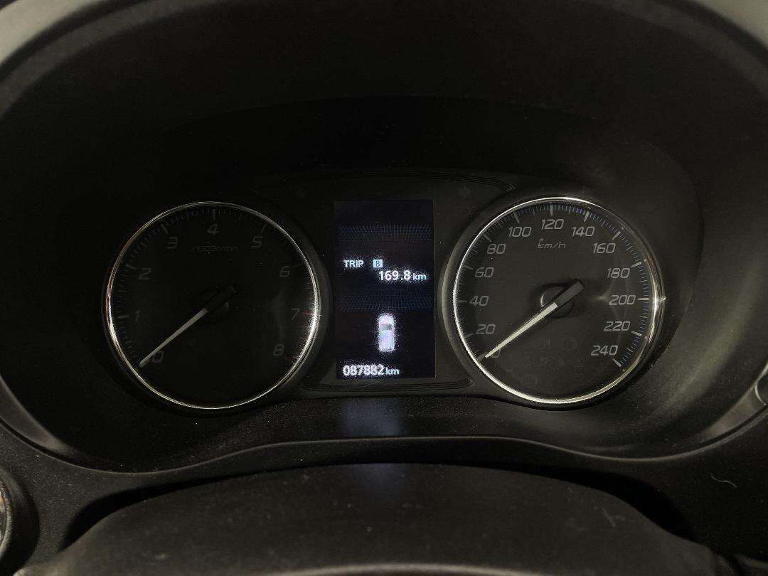 Photo '21' of Mitsubishi Outlander