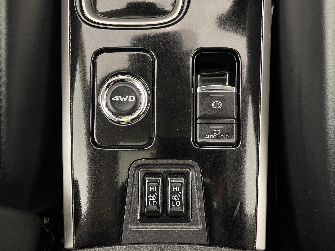 Photo '23' of Mitsubishi Outlander