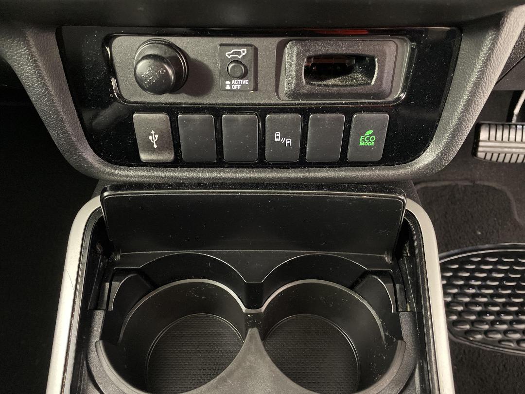 Photo '30' of Mitsubishi Outlander