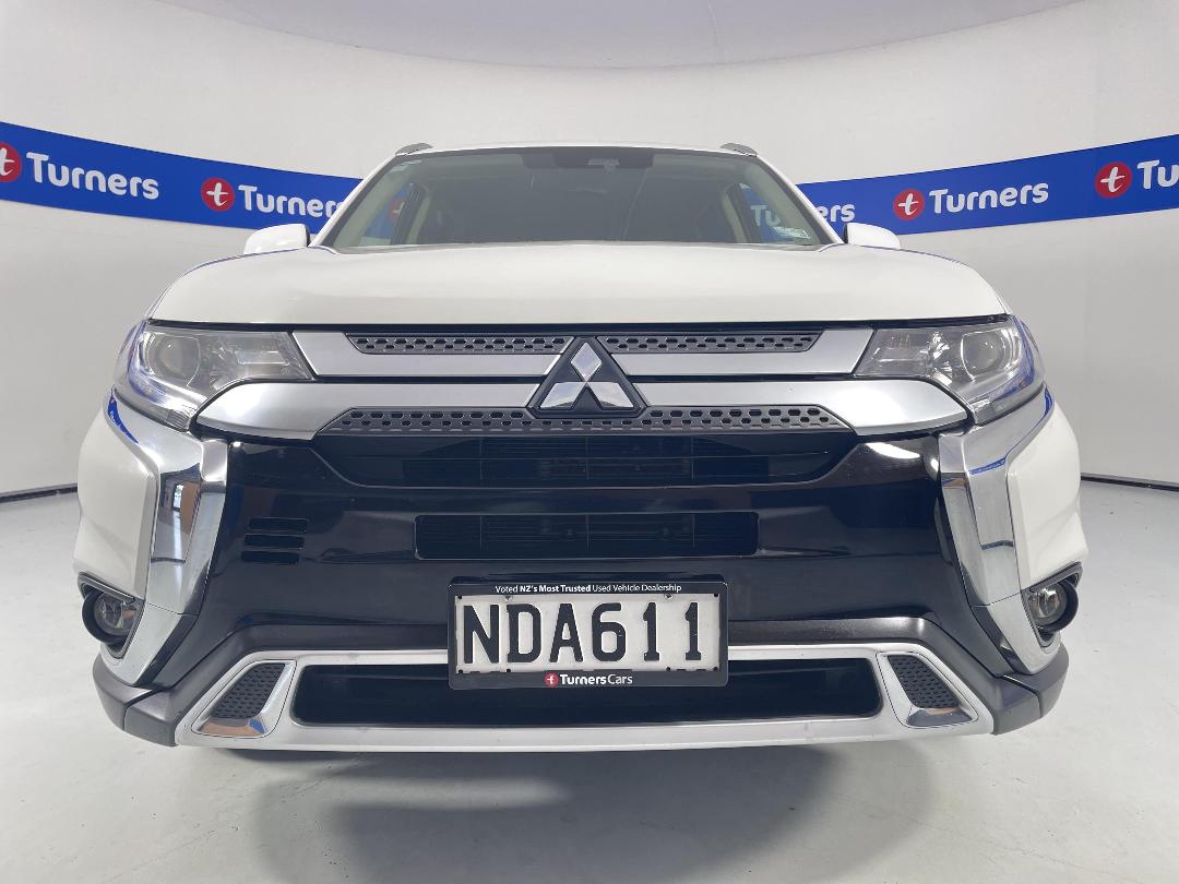 Photo '2' of Mitsubishi Outlander Photo '2' of Mitsubishi Outlander