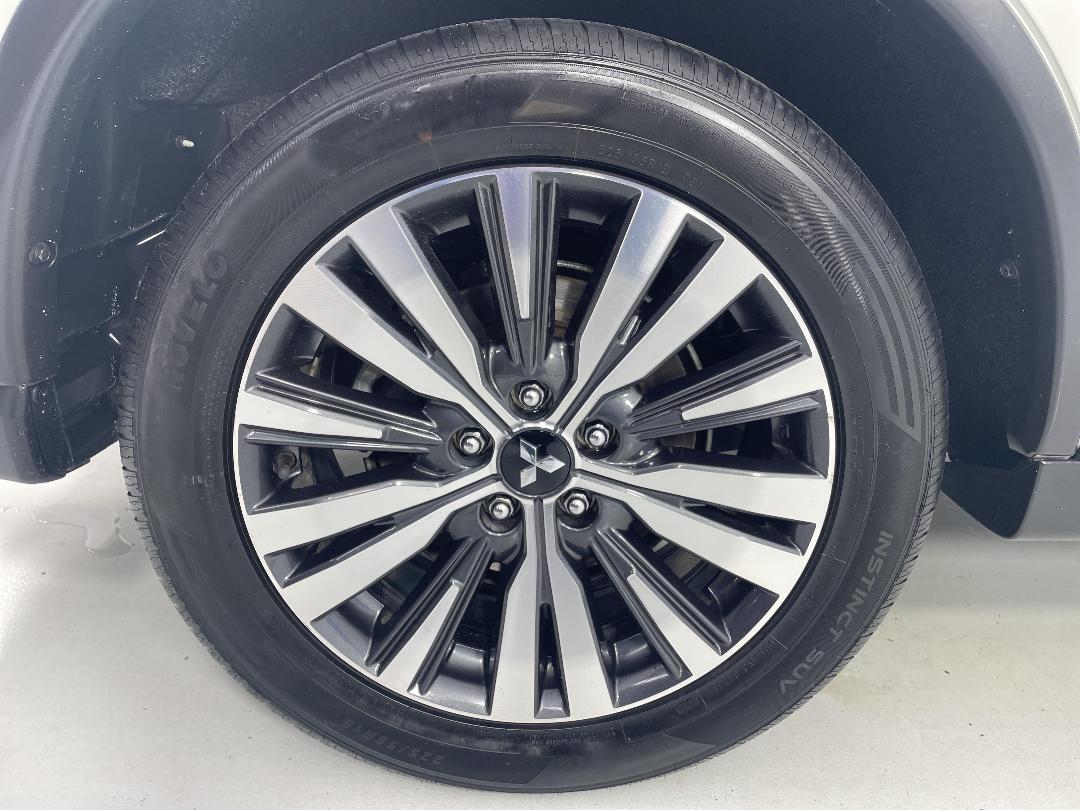 Photo '12' of Mitsubishi Outlander Photo '12' of Mitsubishi Outlander