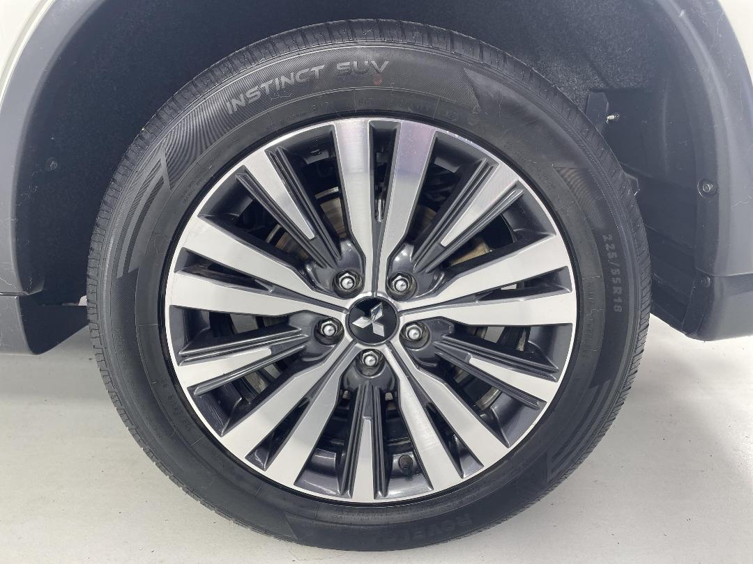 Photo '11' of Mitsubishi Outlander Photo '11' of Mitsubishi Outlander