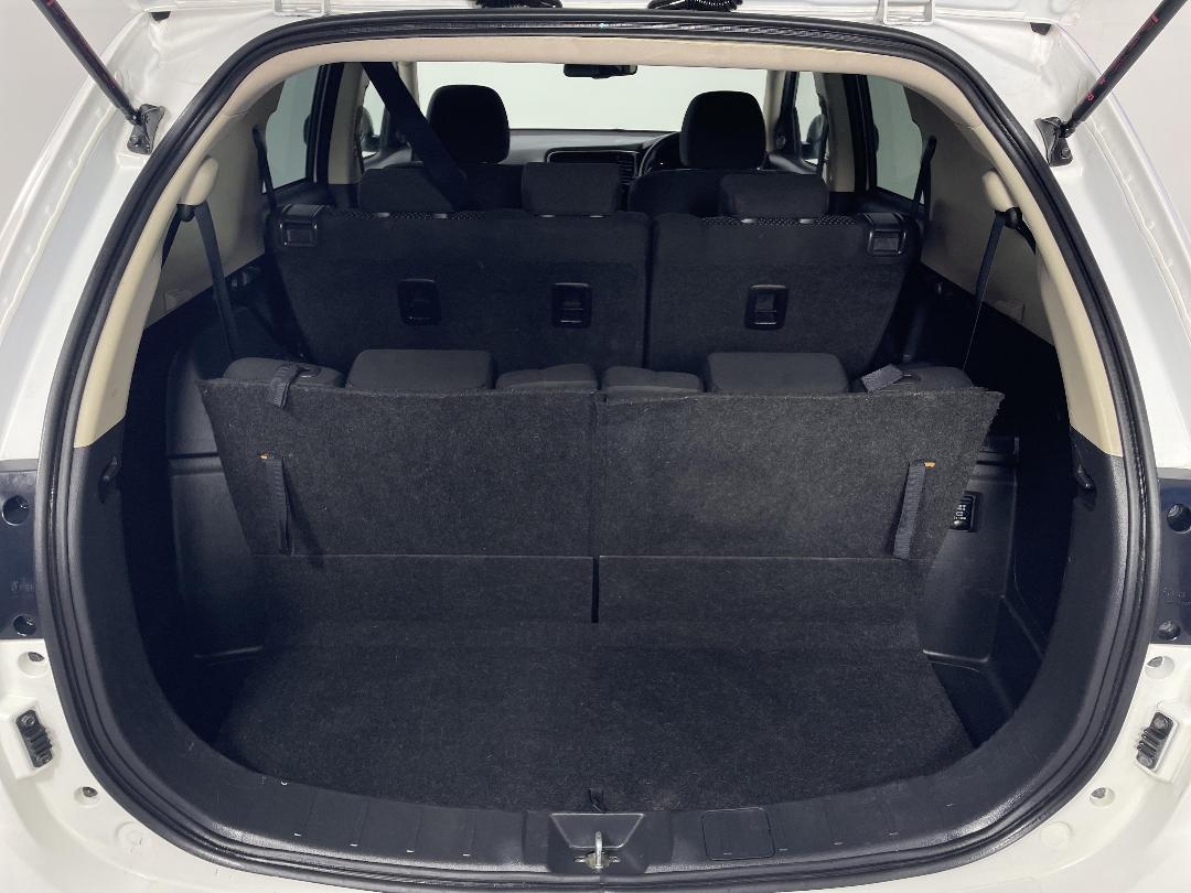 Photo '14' of Mitsubishi Outlander Photo '14' of Mitsubishi Outlander