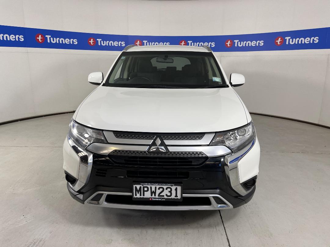 Photo '2' of Mitsubishi Outlander